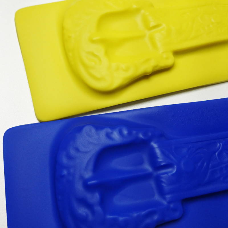 Flexi Exprimo - Silicone belts created by Invenio Flory for Margiela