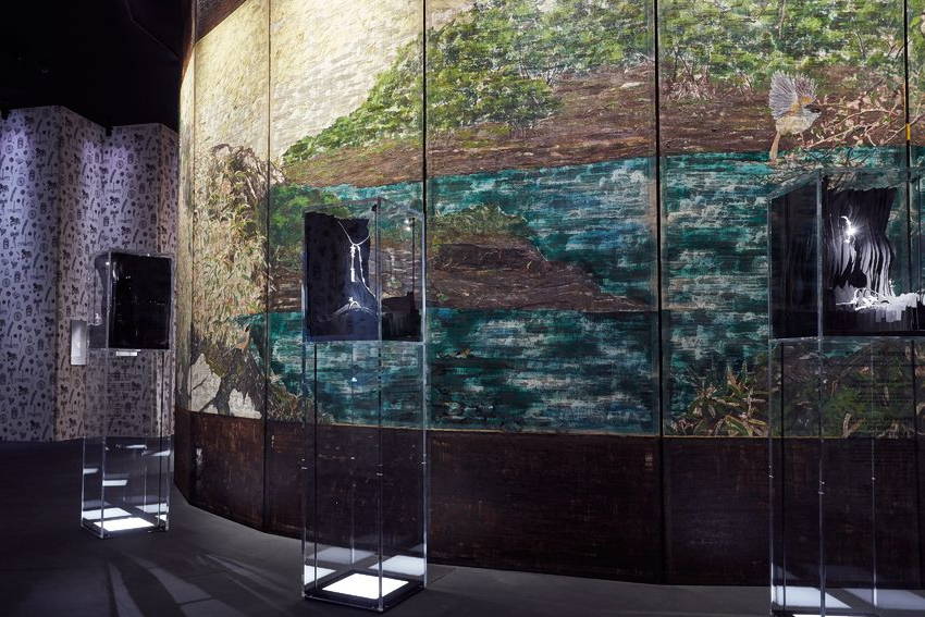 Paper Sculpture - Mademoiselle Privé display mount created by Invenio Flory for Chanel