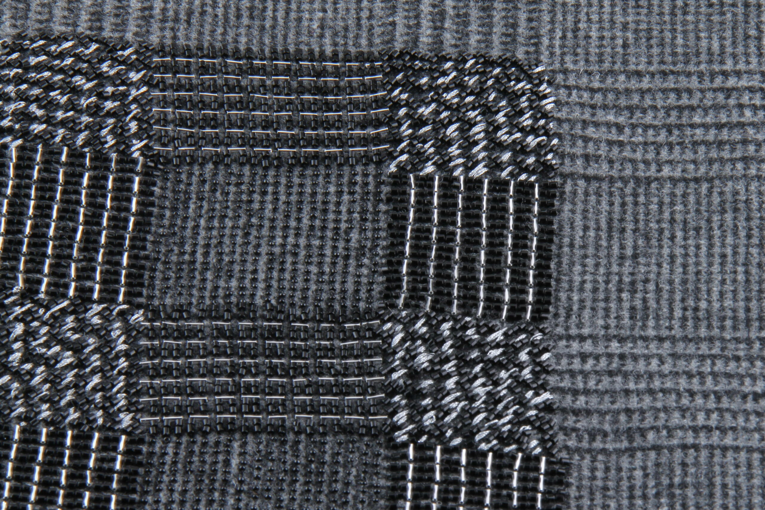 Surface - Texture - Textured tartan embroidery - Invenio Flory