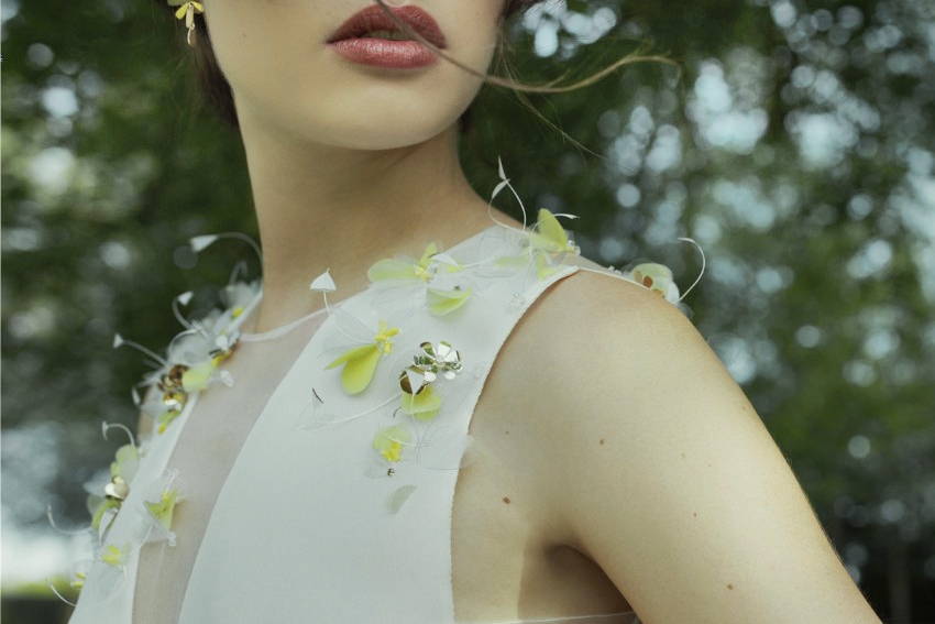 Vibration - Contemporary wedding dress embroidery created by Invenio Flory for Adélie Métayer