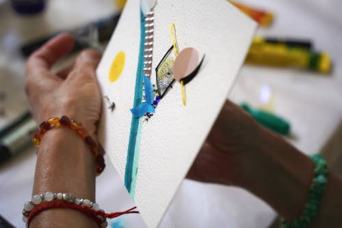 Exploration workshops, visual arts, embroidery, painting, appliqué - Invenio Flory